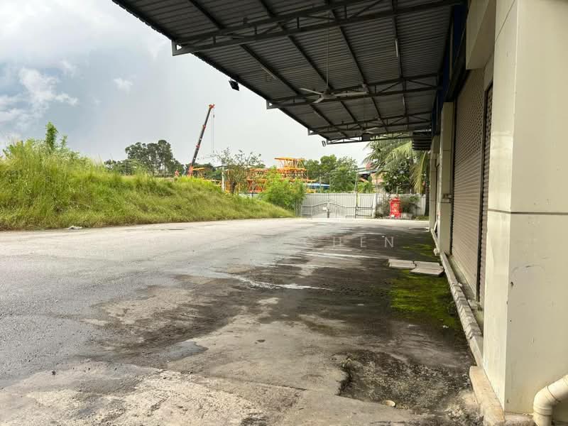 Factory for Rent in Taman Perindustrian Puchong (Puchong) - Louis Chen - Exterior - PropertyGuru.com.my