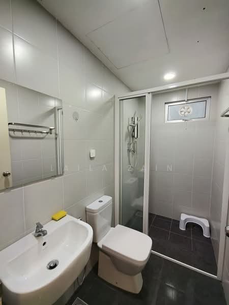 Servis Apartment untuk Disewa di Cerrado Residence @ Southville City - Laila Zain - Bathroom - PropertyGuru.com.my