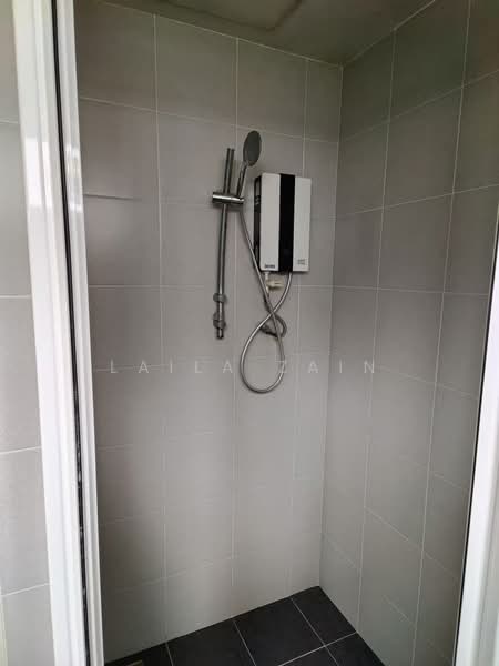 Servis Apartment untuk Disewa di Cerrado Residence @ Southville City - Laila Zain - Bathroom - PropertyGuru.com.my