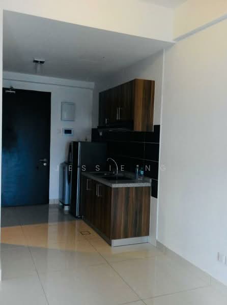 Service Residence for Sale at D'Inspire Residence (Inspira Bestari) - Jessie Ng - Kitchen - PropertyGuru.com.my