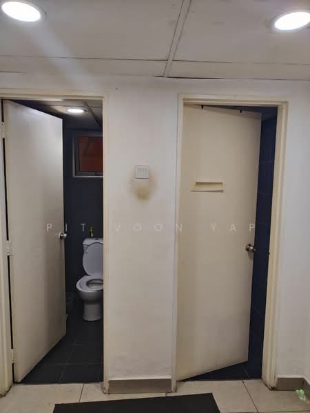 Kedai untuk Dijual di Dengkil (Selangor) - Pit Voon Yap - Bathroom - PropertyGuru.com.my