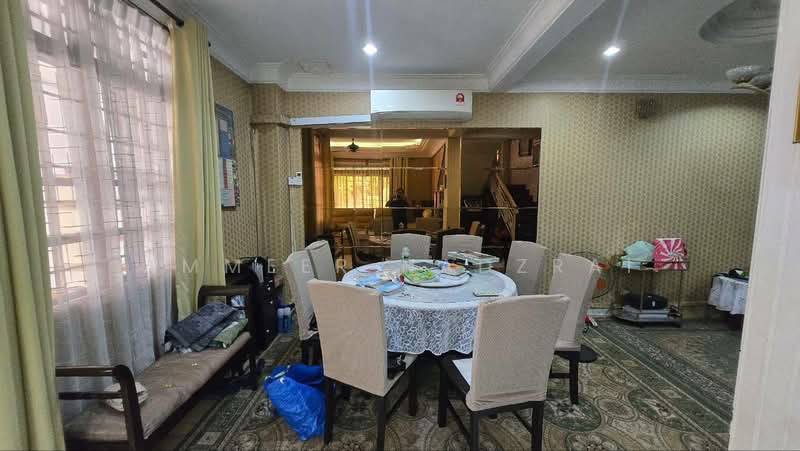 Rumah Teres 2 Tingkat untuk Dijual di Bandar Baru Bangi (Selangor) - Ammeer Nadzrai - Dining Room - PropertyGuru.com.my