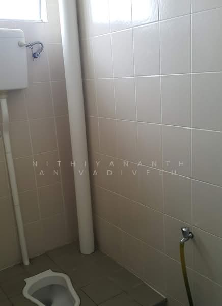Shop / Office for Rent in Bestari Jaya (Selangor) - Nithiyananthan Vadivelu - Bathroom - PropertyGuru.com.my
