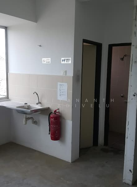 Shop / Office for Rent in Bestari Jaya (Selangor) - Nithiyananthan Vadivelu - Interior - PropertyGuru.com.my