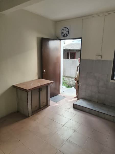 Rumah Teres 2 Tingkat untuk Disewa di Taman Johor Jaya (Johor Bahru) - Kris Ong - Kitchen - PropertyGuru.com.my