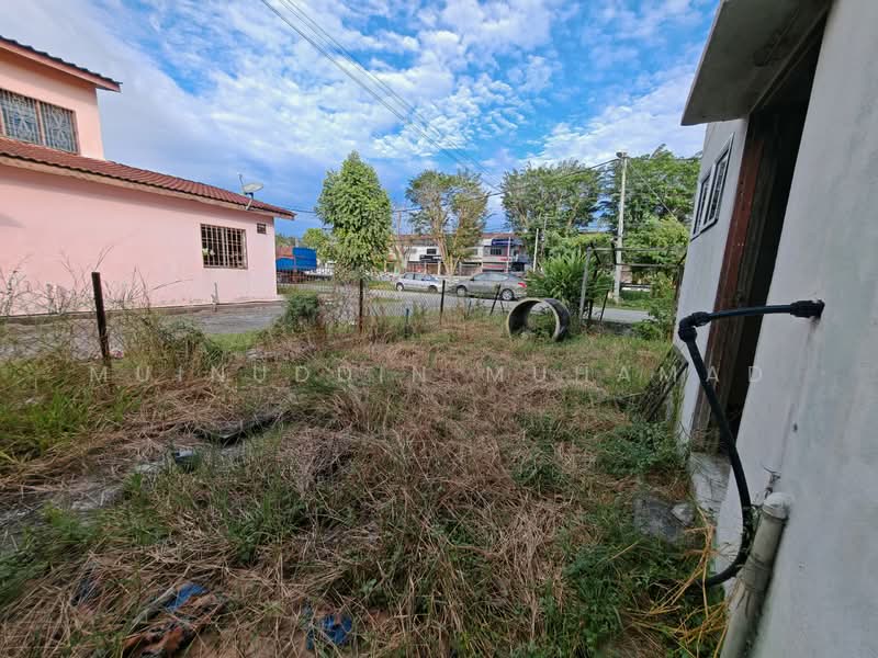 2-storey Terraced House for Sale in Hutan Melintang (Perak) - Muinuddin Muhamad - Exterior - PropertyGuru.com.my