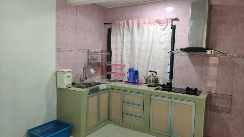 Rumah Teres 2 Tingkat untuk Disewa di Taman Bukit Mewah (Tampoi) - Pierre Chin - Kitchen - PropertyGuru.com.my