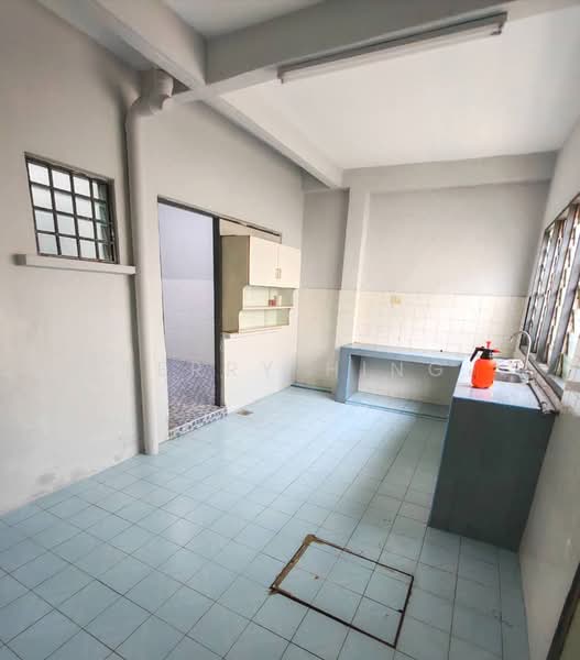 2-storey Terraced House for Sale in Taman Sungai Besi Indah (Seri Kembangan) - Terry Hing - Kitchen - PropertyGuru.com.my