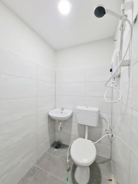 2-storey Terraced House for Sale in Taman Century (Johor Bahru) - Bess Wong - Bathroom - PropertyGuru.com.my