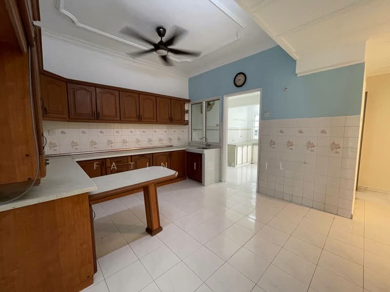 2-storey Terraced House for Sale in Usj 9 (Subang Jaya) - Fatin Ismail - Kitchen - PropertyGuru.com.my