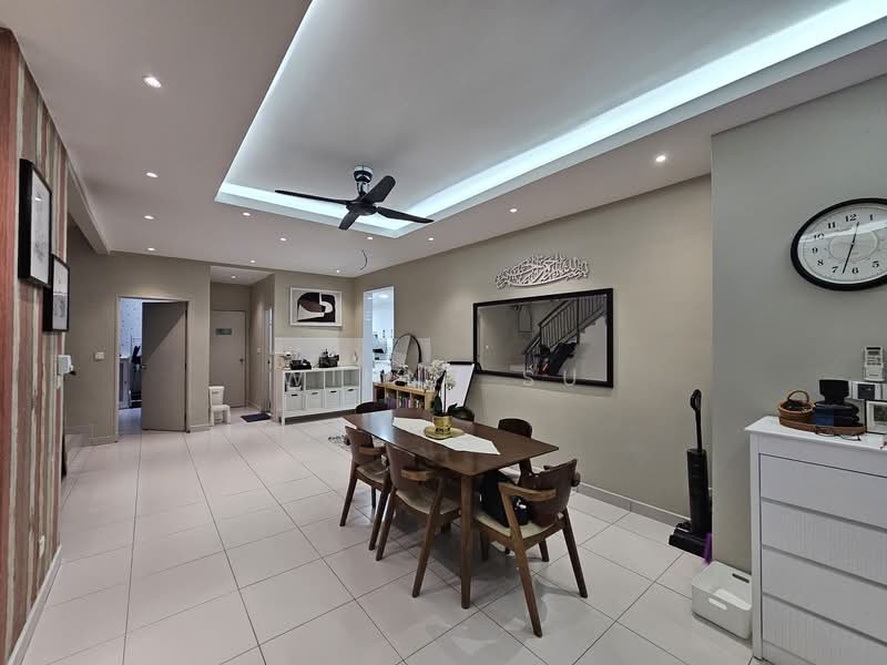 Cluster House for Sale in Puncak Alam (Selangor) - Winny Su - Dining Room - PropertyGuru.com.my