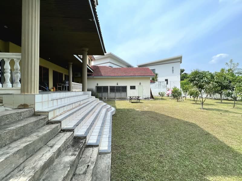 Bungalow for Sale in Country Heights (Kajang) - Muhammed Nazri bin Mustapha - Exterior - PropertyGuru.com.my