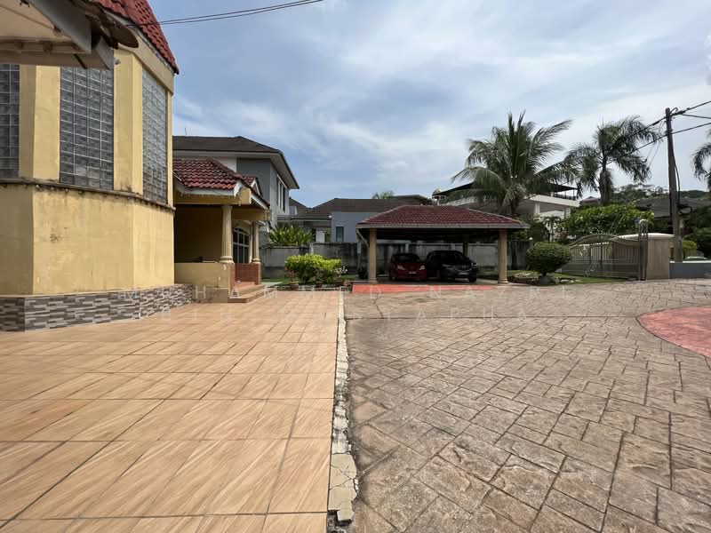 Bungalow for Sale in Country Heights (Kajang) - Muhammed Nazri bin Mustapha - Exterior - PropertyGuru.com.my