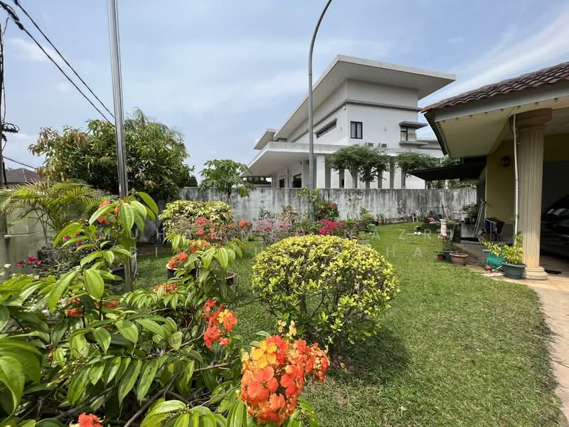 Bungalow for Sale in Country Heights (Kajang) - Muhammed Nazri bin Mustapha - Exterior - PropertyGuru.com.my