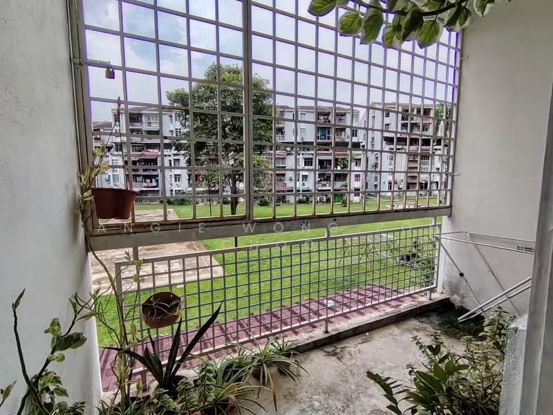 Pangsapuri untuk Dijual di Mahsuri Apartments - Angie Wong Poh Choo - Balcony - PropertyGuru.com.my