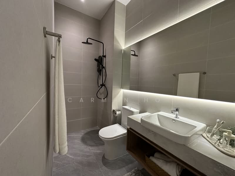 Service Residence for Sale at Summer Suites - Residensi Bukit Meldrum - Carmen Ho - Bathroom - PropertyGuru.com.my