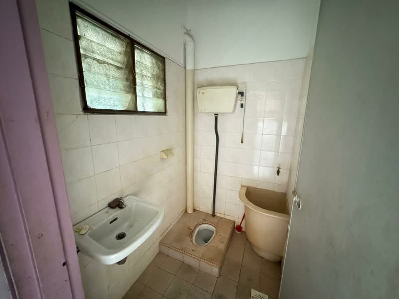 2-storey Terraced House for Sale in Taman Pengkalan Jaya (Ipoh) - Jacky Liew - Bathroom - PropertyGuru.com.my