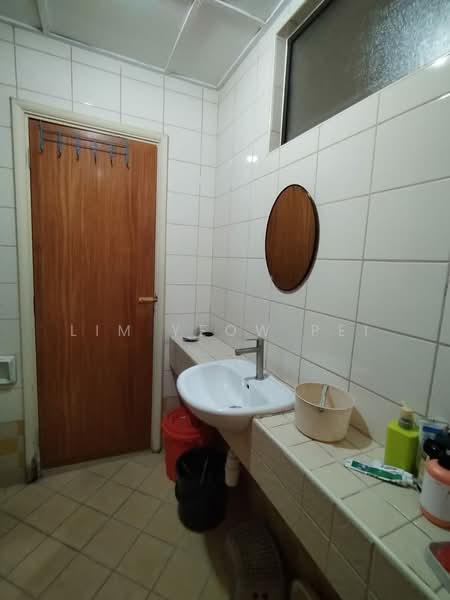 Condominium for Sale at Armanee - Lim Yeow Pei - Bathroom - PropertyGuru.com.my