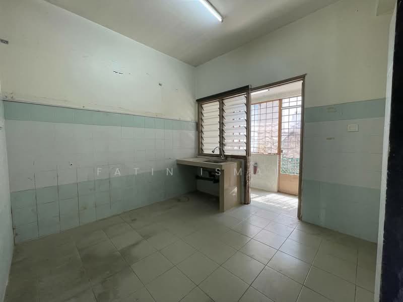 Terraced House for Sale in Usj 12 (Subang Jaya) - Fatin Ismail - Kitchen - PropertyGuru.com.my