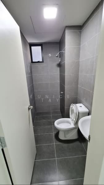Service Residence for Sale at Majestic Maxim - Eunice Tay - Bathroom - PropertyGuru.com.my