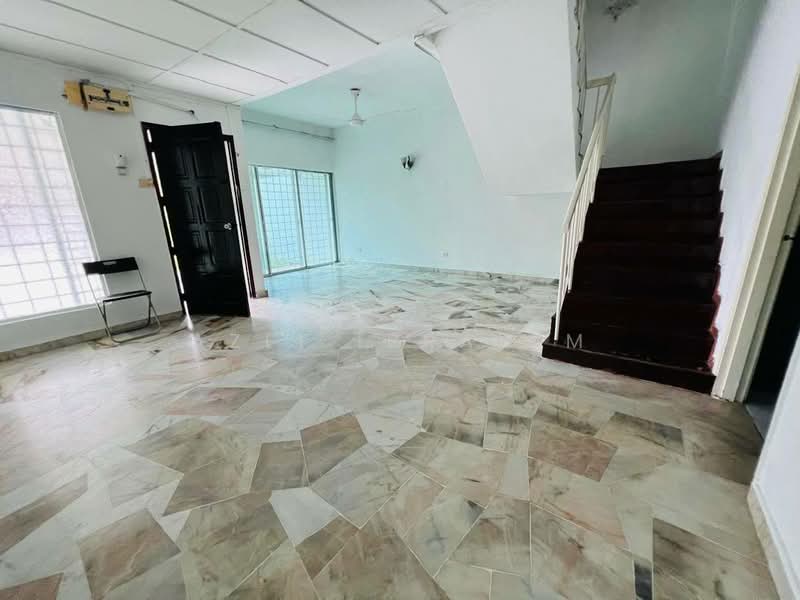2.5-storey Terraced House for Sale in Taman Bukit Mulia (Ulu Kelang) - Azli Ibrahim - Living Room - PropertyGuru.com.my