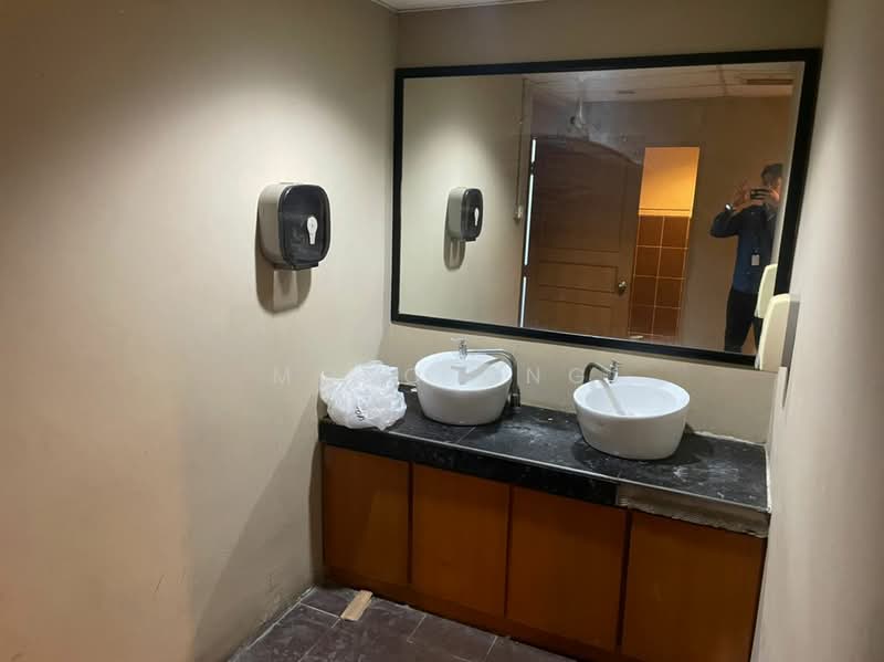 Shop for Rent in Jelutong (Penang) - Moko Ong - Bathroom - PropertyGuru.com.my