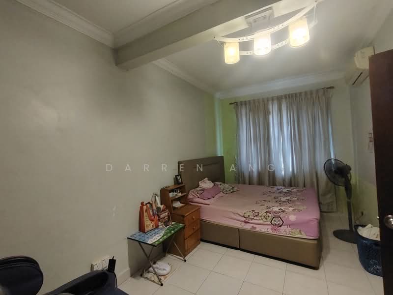 1.5-storey Terraced House for Sale in Taman Molek (Johor Bahru) - Darren Ang - Bedroom - PropertyGuru.com.my