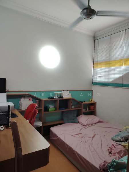 1.5-storey Terraced House for Sale in Taman Molek (Johor Bahru) - Darren Ang - Bedroom - PropertyGuru.com.my