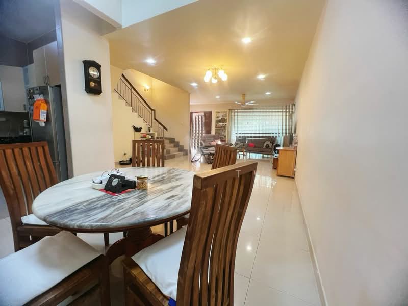 Terraced House for Sale in Taman Seri Bukit Segambut (Batu) - Kiing TW - Dining Room - PropertyGuru.com.my