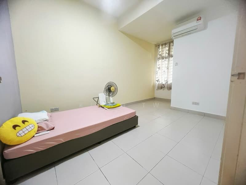 Terraced House for Sale in Taman Seri Bukit Segambut (Batu) - Kiing TW - Bedroom - PropertyGuru.com.my