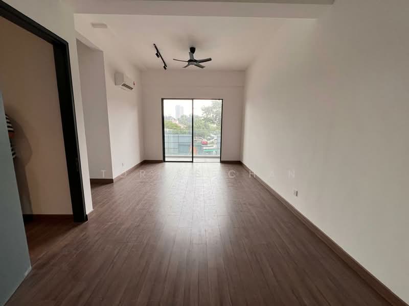 2.5-storey Terraced House for Sale in Taman Puchong Intan (Puchong) - Torres Chan - Living Room - PropertyGuru.com.my