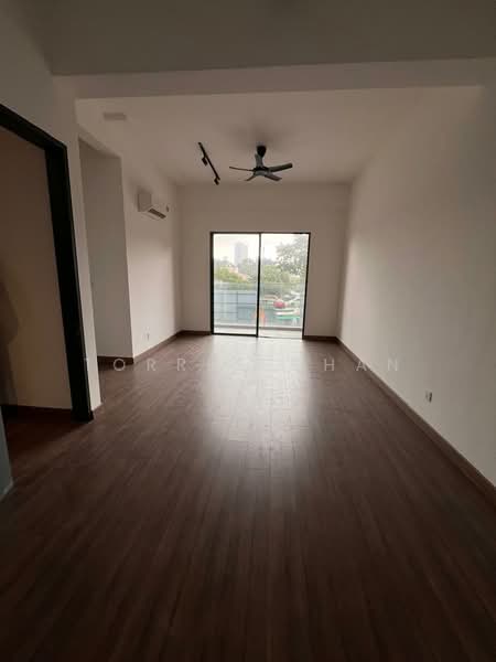 2.5-storey Terraced House for Sale in Taman Puchong Intan (Puchong) - Torres Chan - Living Room - PropertyGuru.com.my