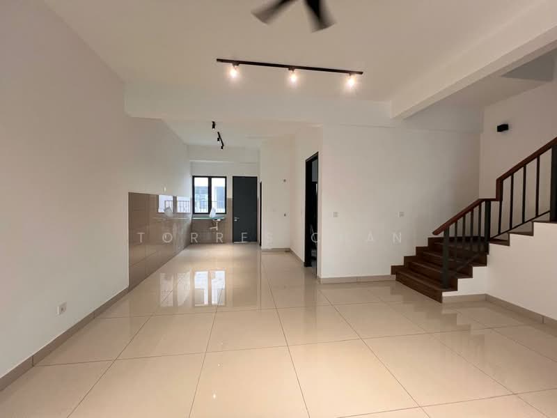 2.5-storey Terraced House for Sale in Taman Puchong Intan (Puchong) - Torres Chan - Living Room - PropertyGuru.com.my