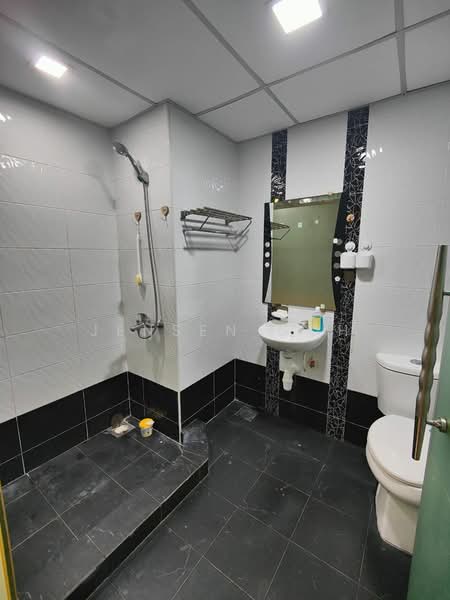 Apartment for Sale at Aster Court - Jensen Goh - Bathroom - PropertyGuru.com.my