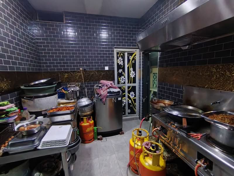 1-storey Terraced House for Sale in Taman Kempas Indah (Tebrau) - Corine YG - Kitchen - PropertyGuru.com.my