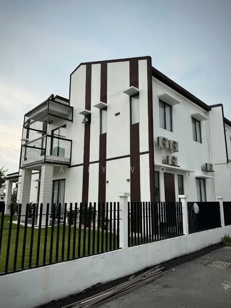 Semi-Detached House for Rent in Bandar Puncak Alam (Puncak Alam) - Abby Woo - Exterior - PropertyGuru.com.my