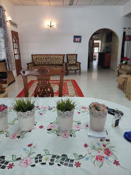 Rumah Banglo untuk Dijual di Taman Kampung Paya (Port Dickson) - Hana Zaini - Living Room - PropertyGuru.com.my