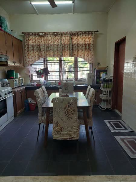 Rumah Banglo untuk Dijual di Taman Kampung Paya (Port Dickson) - Hana Zaini - Kitchen - PropertyGuru.com.my