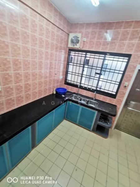 Rumah Teres 2 Tingkat untuk Dijual di Taman Setia Indah (Tebrau) - Agnes . - Kitchen - PropertyGuru.com.my