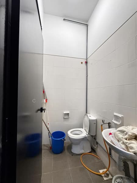 Rumah Teres 2 Tingkat untuk Dijual di Taman Molek (Johor Bahru) - Caleb Yeo - Bathroom - PropertyGuru.com.my