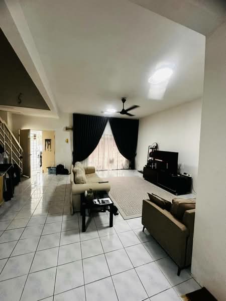 2-storey Terraced House for Sale in Ukay Perdana (Ulu Kelang) - Azli Ibrahim - Living Room - PropertyGuru.com.my
