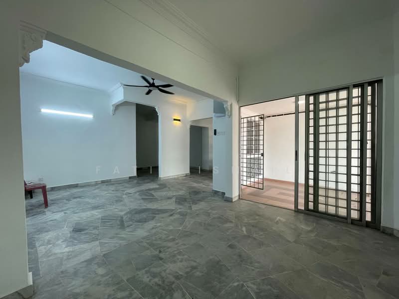 1.5-storey Terraced House for Sale in Sri Petaling (Kuala Lumpur) - Fatin Ismail - Living Room - PropertyGuru.com.my