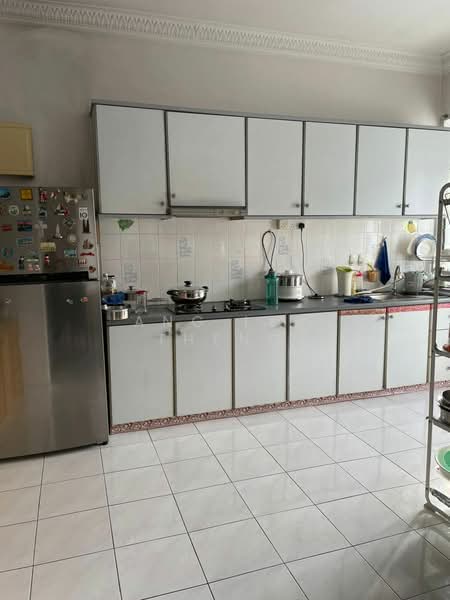 Apartment for Sale at Bukit Dumbar Permai - Ang Lee Theng - Kitchen - PropertyGuru.com.my
