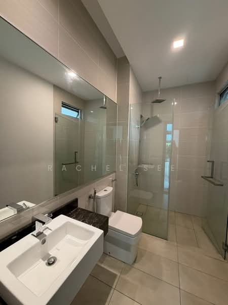 Semi-Detached House for Rent in Leisure Farm (Gelang Patah) - Rachel See - Bathroom - PropertyGuru.com.my