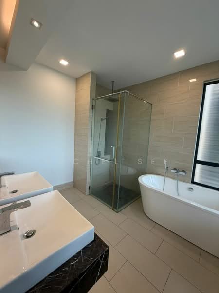 Semi-Detached House for Rent in Leisure Farm (Gelang Patah) - Rachel See - Bathroom - PropertyGuru.com.my
