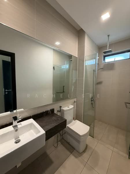 Semi-Detached House for Rent in Leisure Farm (Gelang Patah) - Rachel See - Bathroom - PropertyGuru.com.my