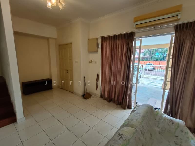 2-storey Terraced House for Sale in Kota Kemuning (Shah Alam) - Jeffrey Hoon - Living Room - PropertyGuru.com.my