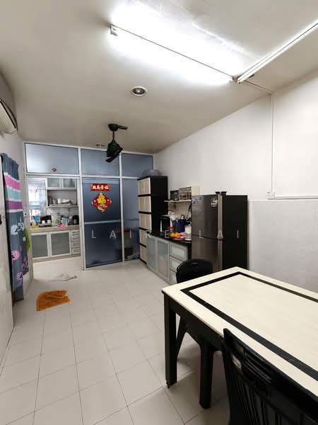 Rumah Teres 2 Tingkat untuk Dijual di Bandar Putra (Kulai) - Claire Lai - Kitchen - PropertyGuru.com.my
