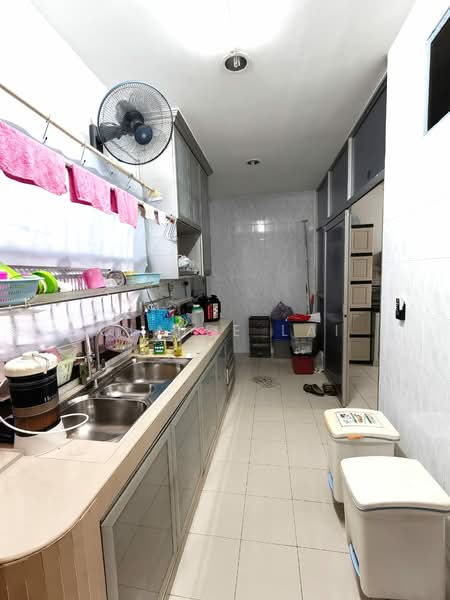 Rumah Teres 2 Tingkat untuk Dijual di Bandar Putra (Kulai) - Claire Lai - Kitchen - PropertyGuru.com.my