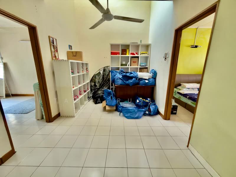 Rumah Teres 2 Tingkat untuk Dijual di Taman Bukit Subang (Shah Alam) - Tasya Ruslan - PropertyGuru.com.my